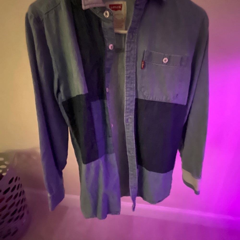 Button up - Picture 2 of 3